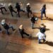 Gruppe reiht sich für Square Dance auf