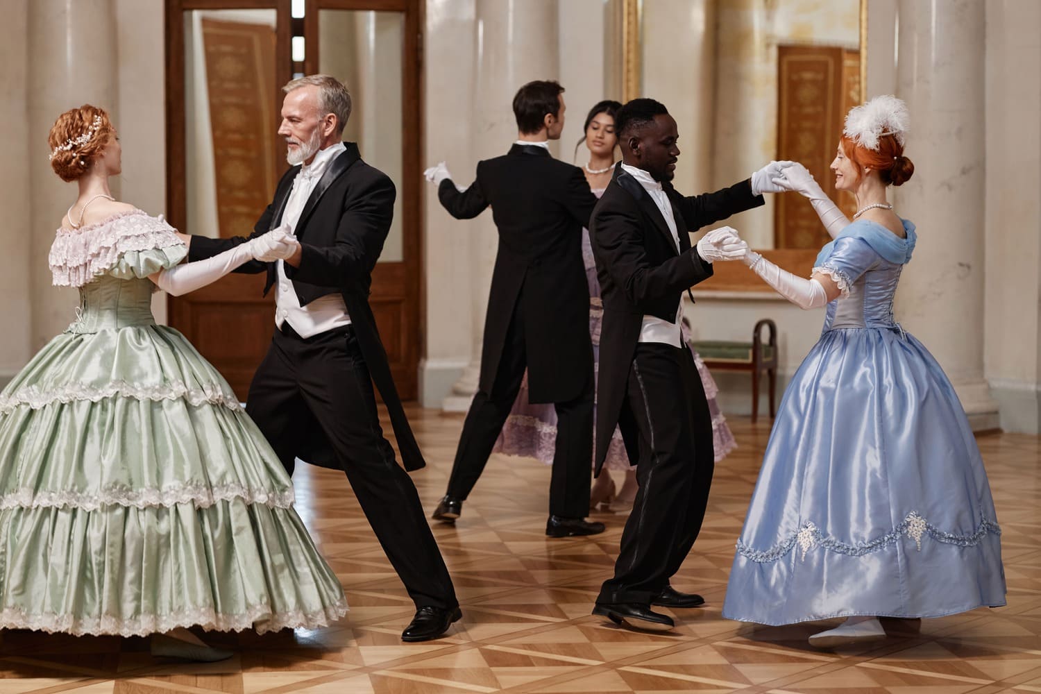 Menschen tanzen Quadrille auf einem Ball
