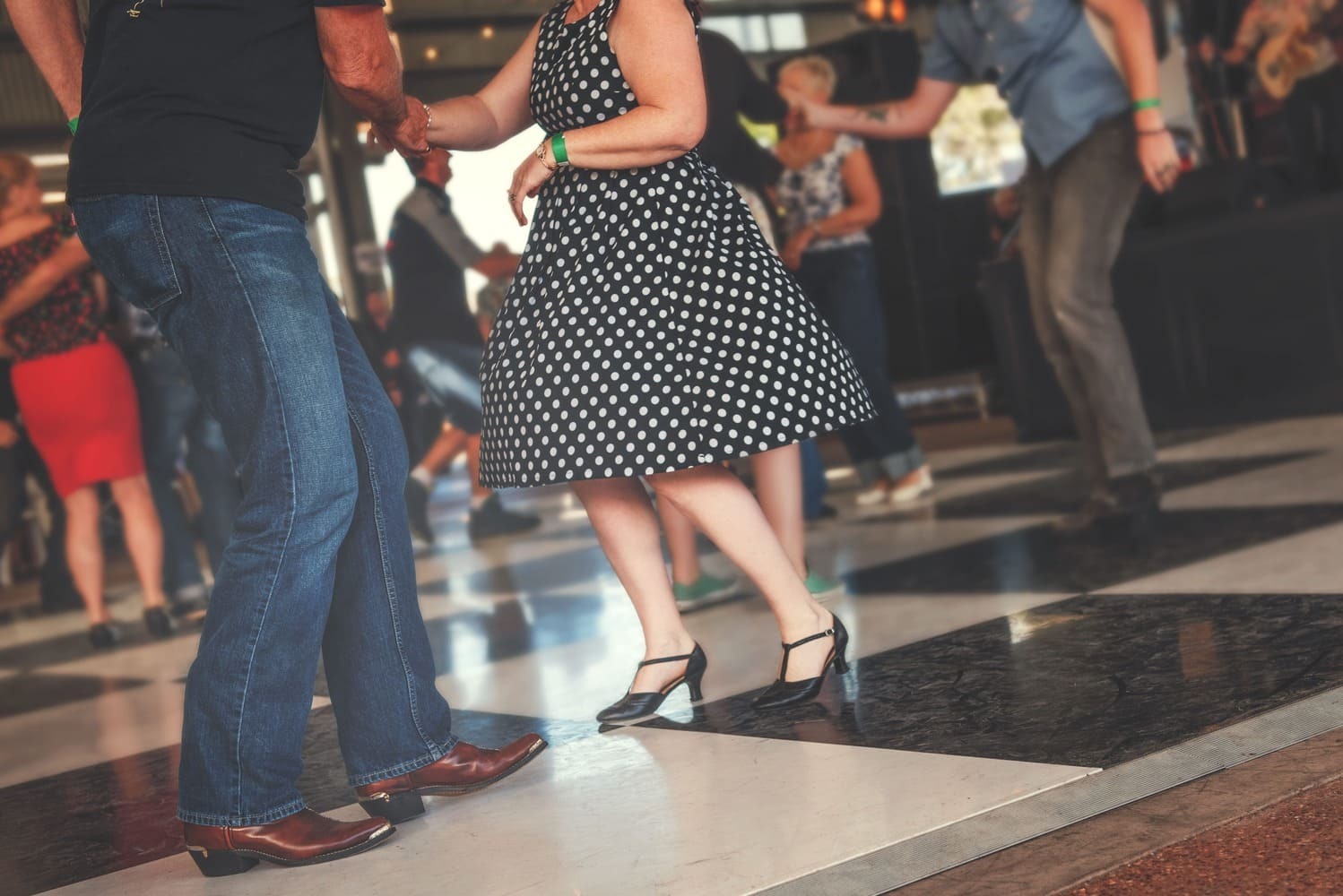 Polka tanz wird auf Volksfest getanzt Polka tanz wird auf Volksfest getanzt