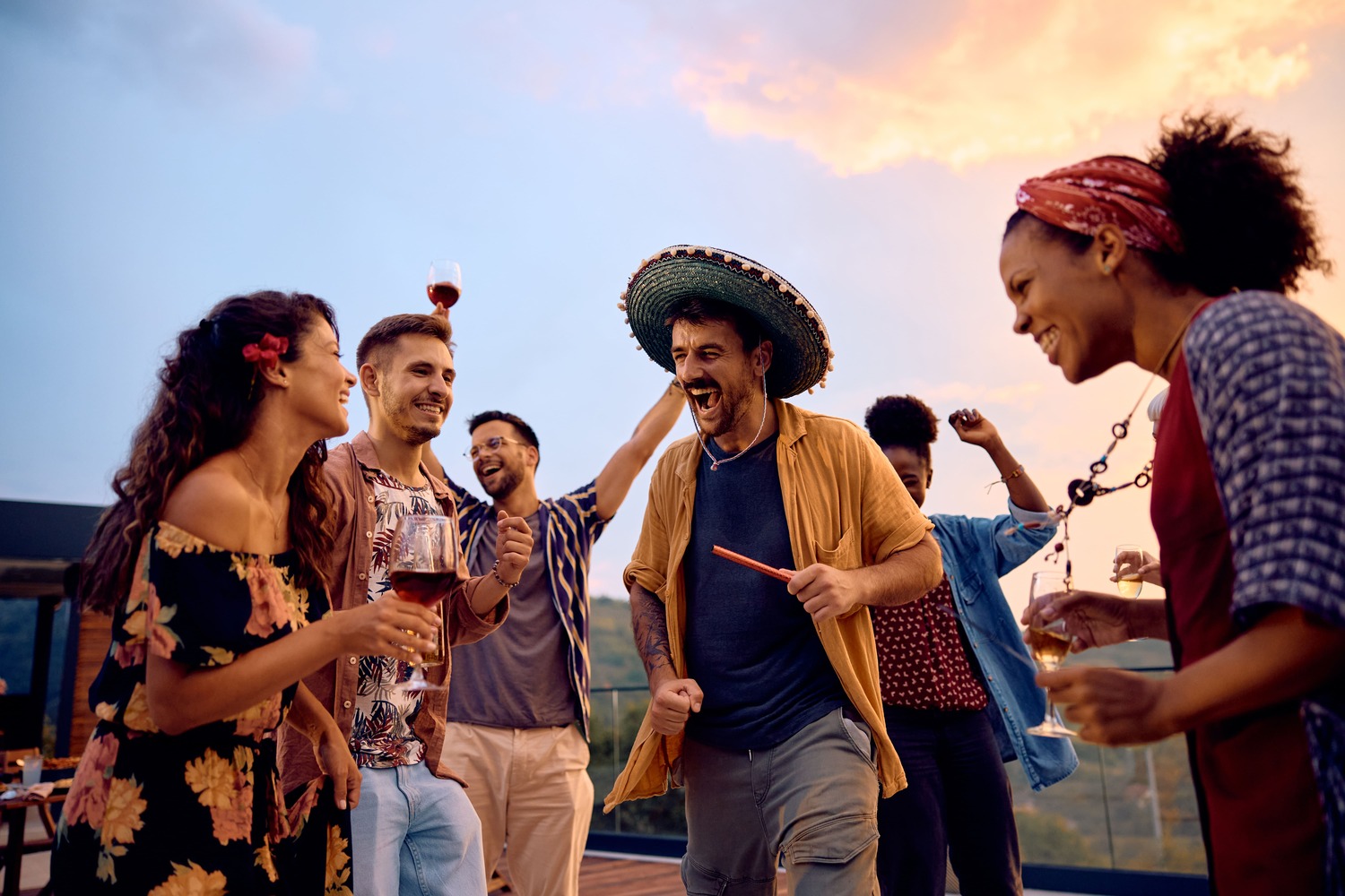 Freunde tanzen Cumbia