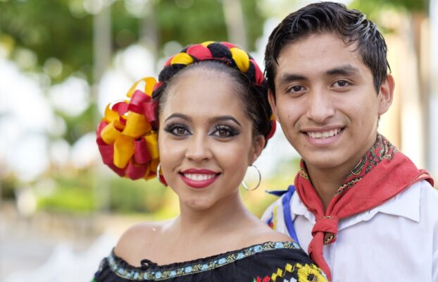 traditionelles Cumbi Tanzpaar